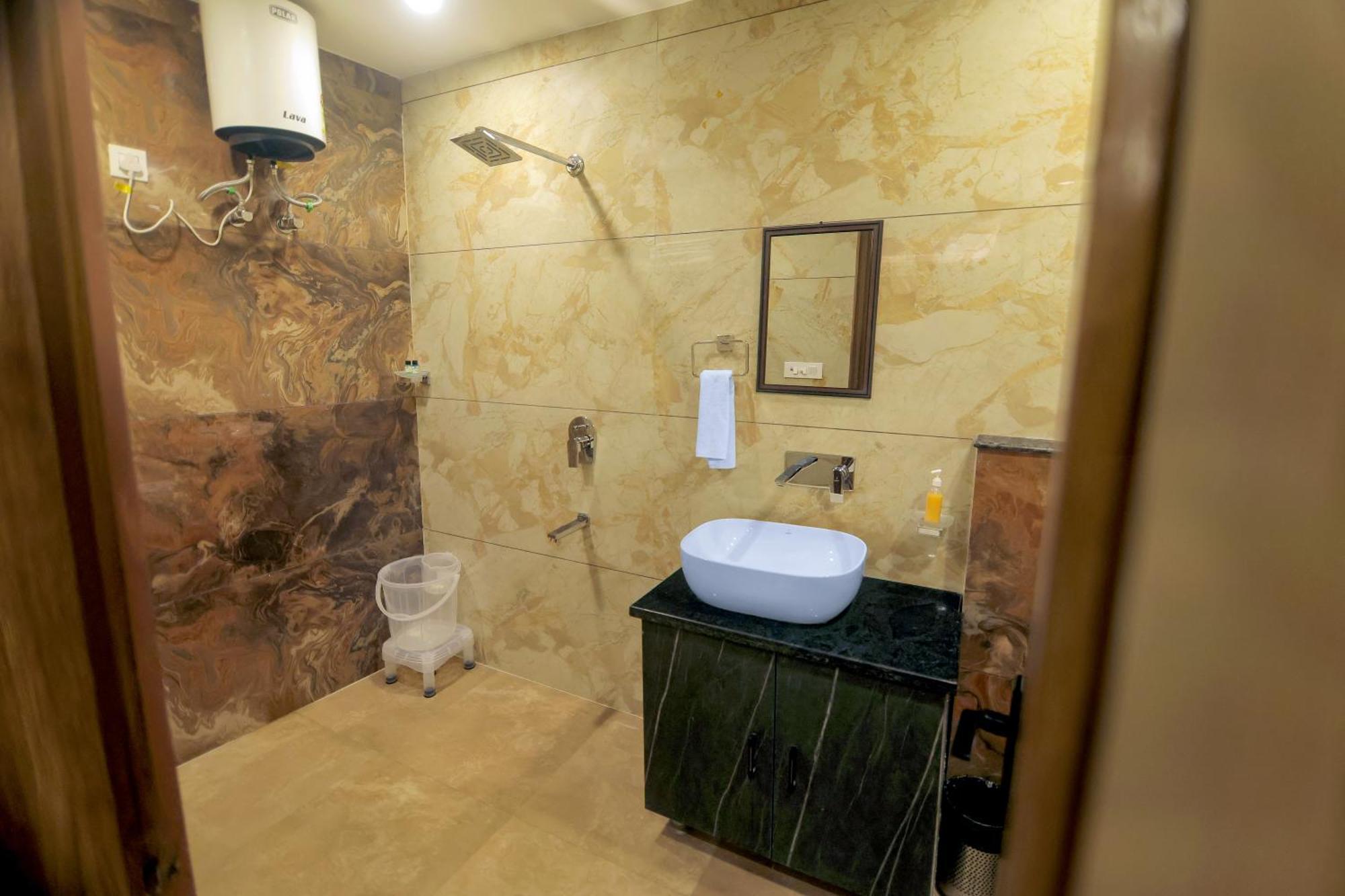 Hotel Hari Dhara, 100 Meters From Har-Ki-Pauri Haridwār Екстериор снимка